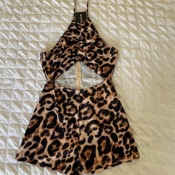 PrettyLittleThing leopard halter jumpsuit - Picture 1 of 7